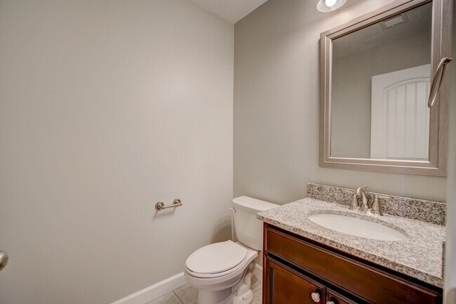 Building Photo - Wonderful Newer Home/Large Lot, District 5 Schools