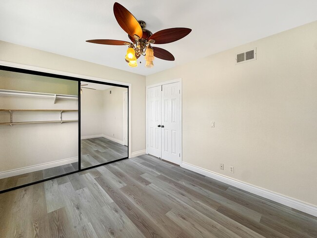 Building Photo - Great 4B/2.5BA House in Scripps Ranch!