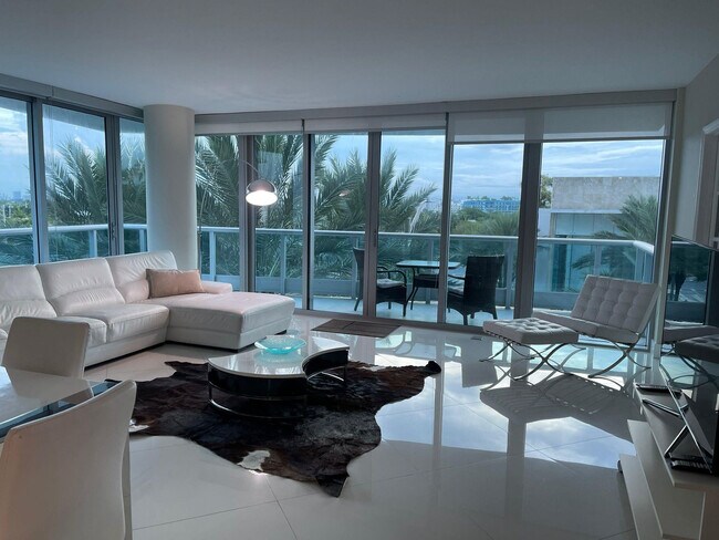 Building Photo - 9401 Collins Ave
