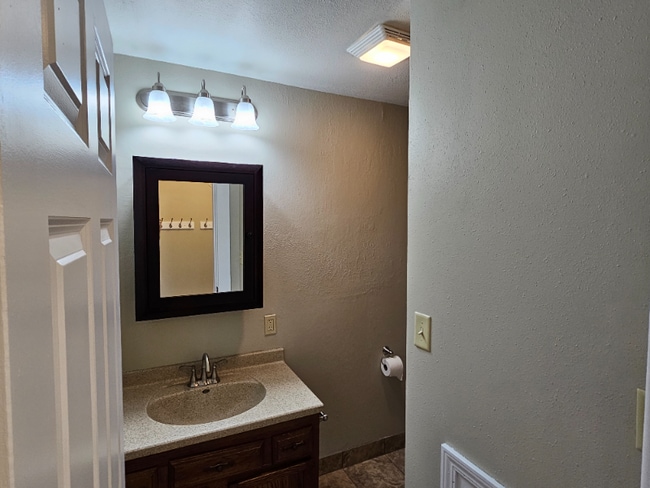 Building Photo - 209 Central Ave