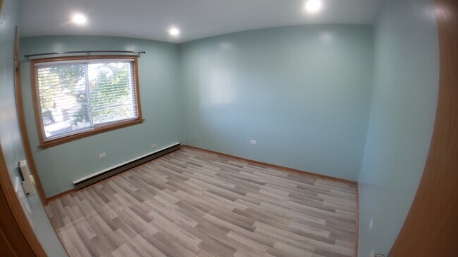 Building Photo - 1130 Dunlop Ave