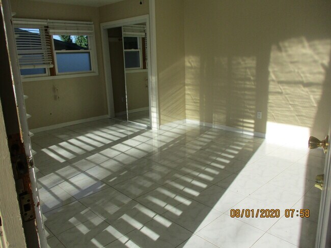 Building Photo - 4951 Campanile Dr
