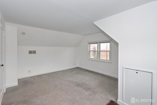 Building Photo - 2 Mohawk Dr