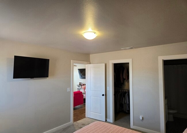 Building Photo - 1203 Hogback Wy