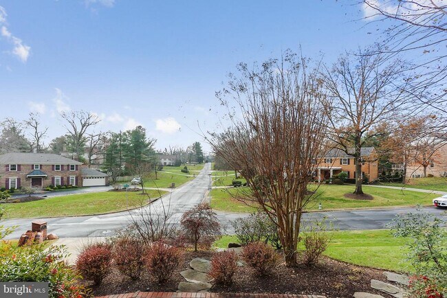 Building Photo - 9801 Clydesdale St