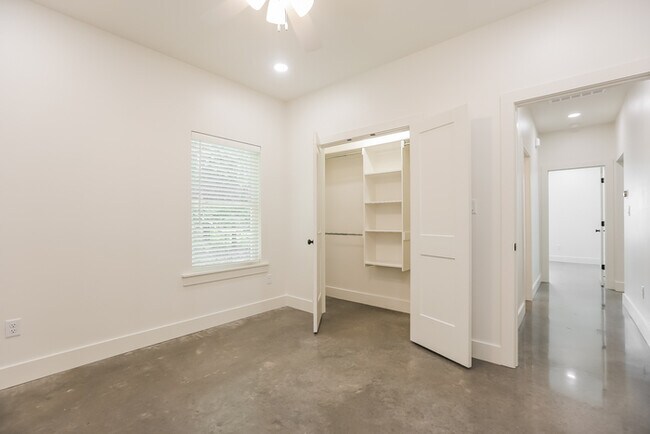 Building Photo - Beautiful Lamarche Cottage
