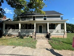 Building Photo - 228 Bragg St