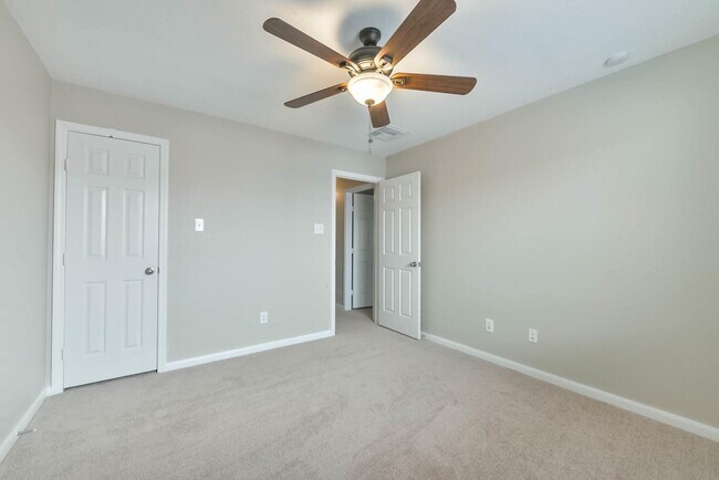 Building Photo - 21115 Amber Crossing Dr