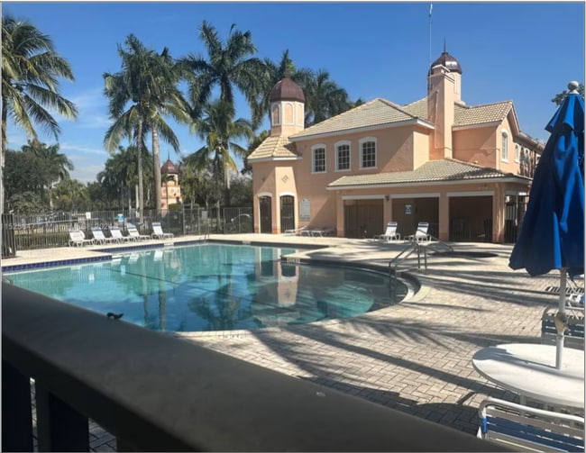 Building Photo - 811 Belmont Ln