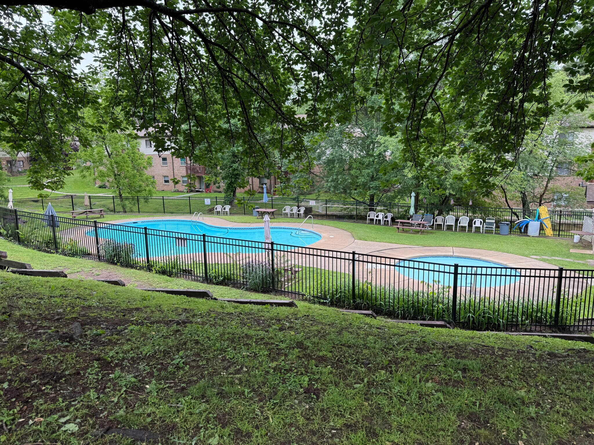 Convenient to EVERYTHING AND EVERYWHERE!!!! - 280 Bridgewater Rd