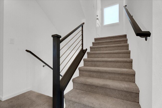 Building Photo - MOVE-IN SPECIAL! 1/2 OFF 1ST MONTHS RENT OAC!