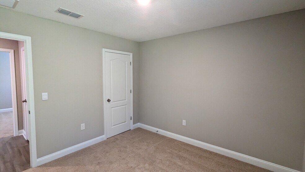 Building Photo - 106 Zancara St