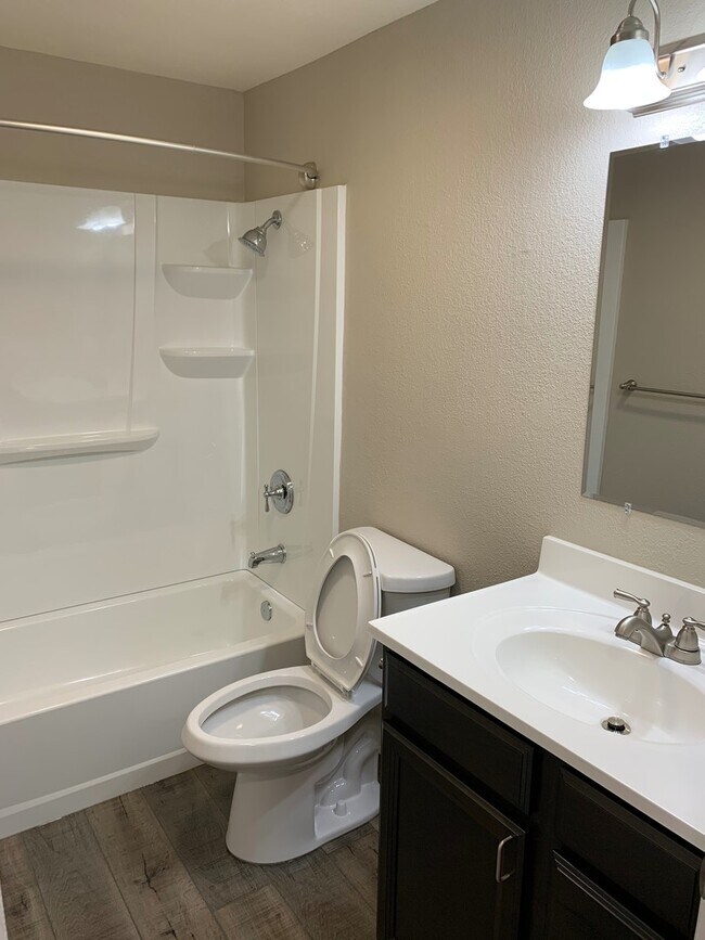 Building Photo - 6552th