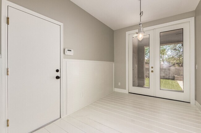 Building Photo - 21127 Avenida Del Valle Ct