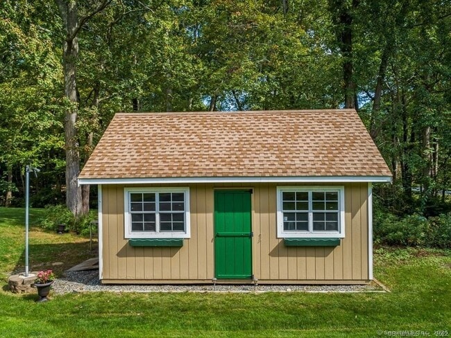 Building Photo - 40 Crestwood Dr