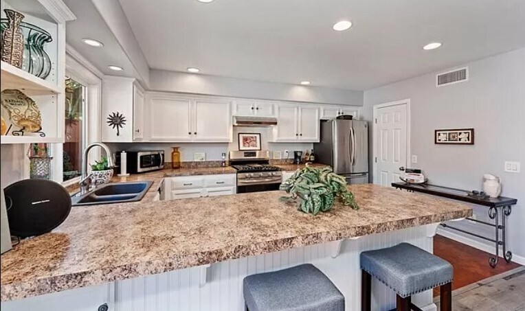 kitchen - 3201 Via Pescado