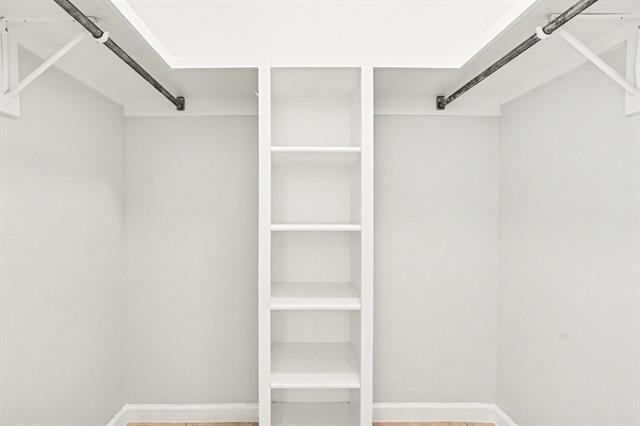 Building Photo - 5926 Sandhurst Ln