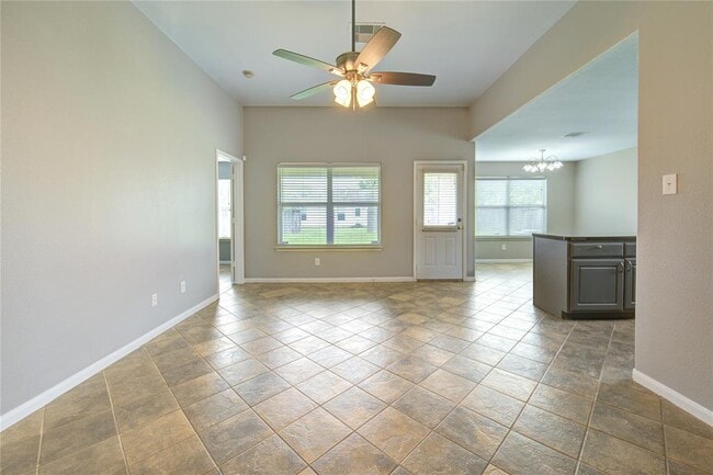 Building Photo - 6815 Dolan Bluff Ln