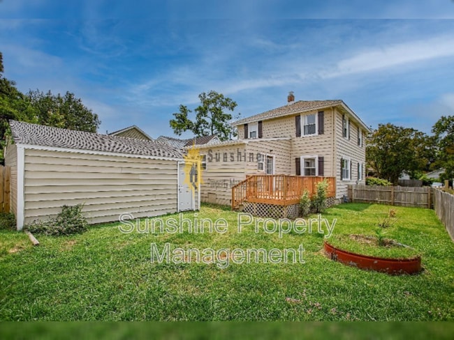 Building Photo - 3708 Amherst St
