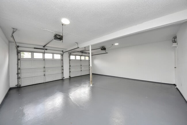 Building Photo - 6306 S Rice Ave