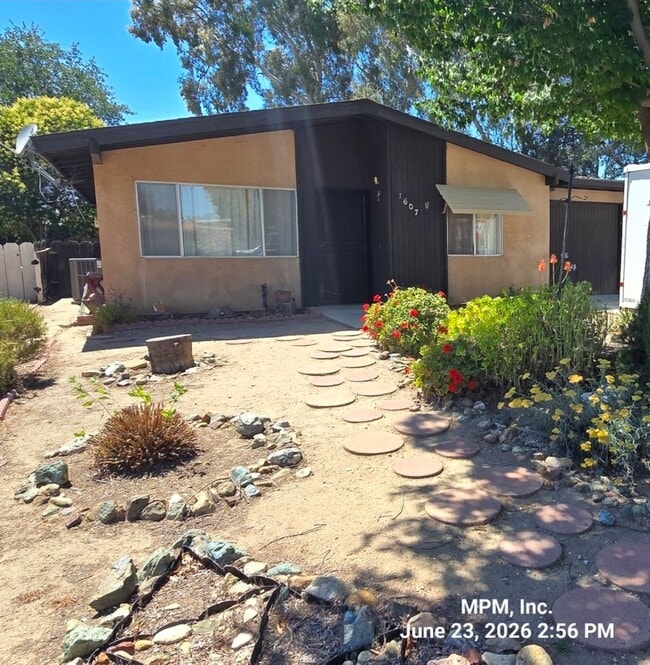 Building Photo - 2 bedroom 1 bath Home in Sierra Bonita 55 and over community