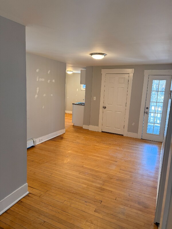 Building Photo - 557 Pine St