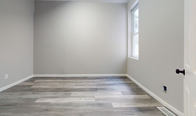 Building Photo - 929 N St Bernard St