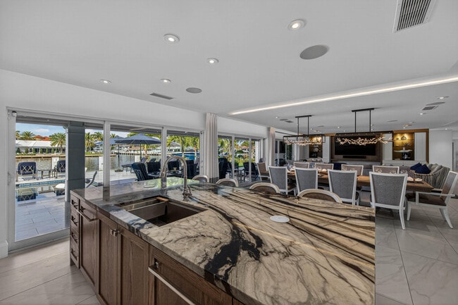 Building Photo - 3109 NE 42nd Ct