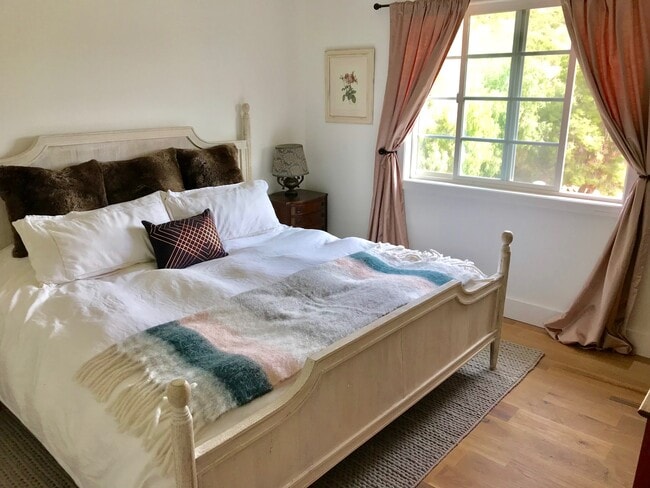 Building Photo - LOFT HOUSE, 19121-B Camino Vista Rd