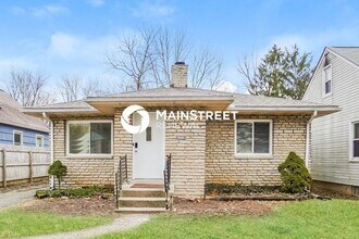 Building Photo - 3 Bedroom Pet-Friendly Home in COLUMBUS, OH with Main Street Renewal
