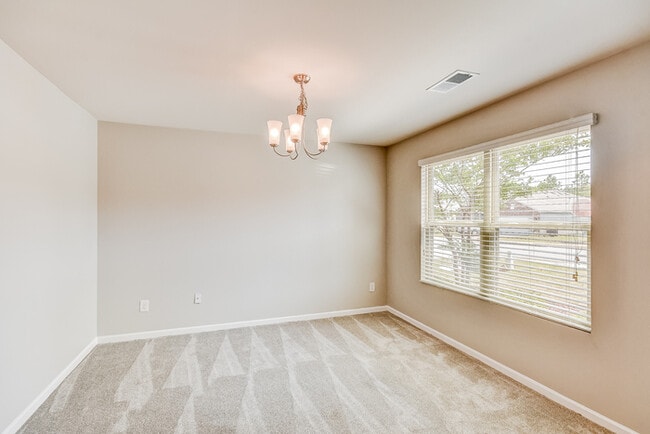 Building Photo - 217 Addison Dr