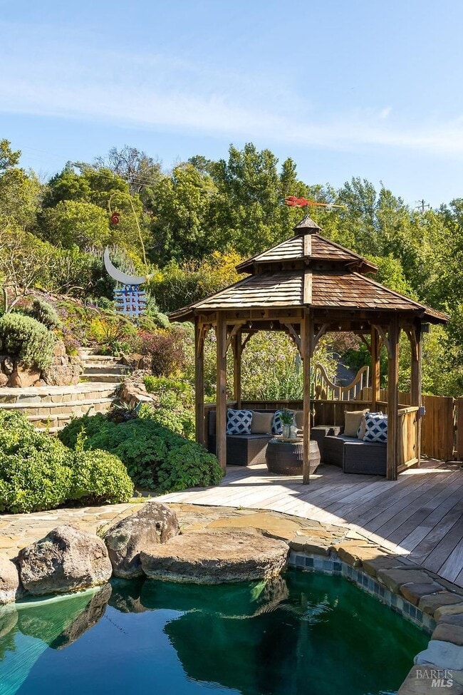 Building Photo - 1100 Bayhills Dr