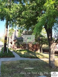 Building Photo - 318 N Center St