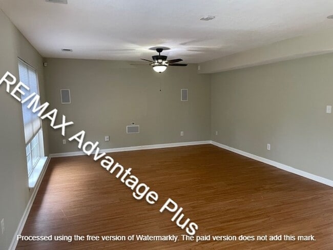 Building Photo - 10618 Irvin Pines Dr