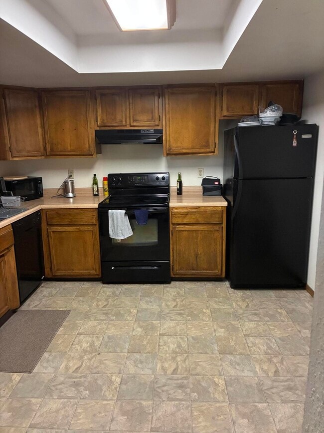 Building Photo - 459 Foxfire Dr