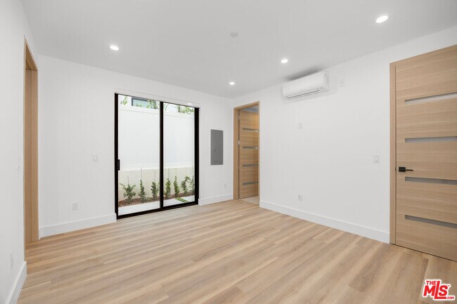 Building Photo - 5313 Ben Ave