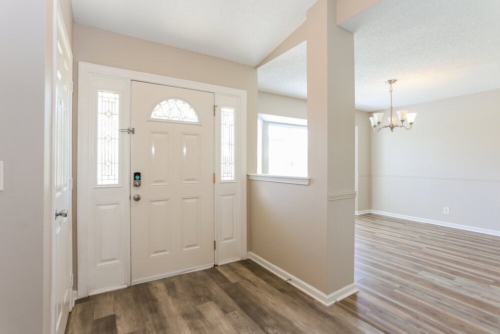 Building Photo - 2231 Luana Dr E