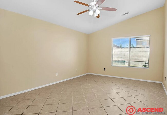 Building Photo - Charming 3BD/2BA Home in Bakersfield 93312 – Sewer & Trash Included!