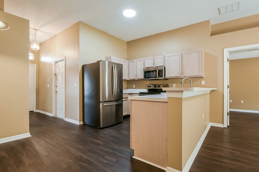 Building Photo - 30400 Pga Dr