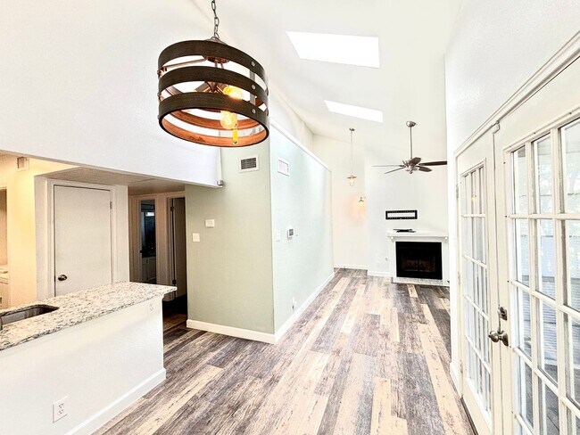 Building Photo - **1150/MONTH** MEDICAL CENTER***