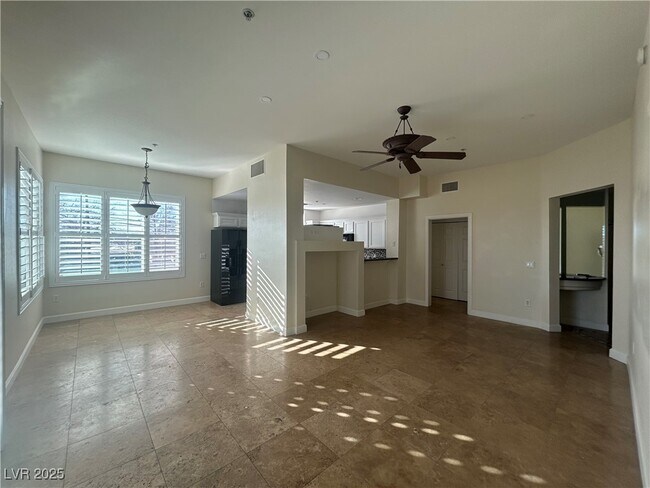 Building Photo - 67 E Agate Ave