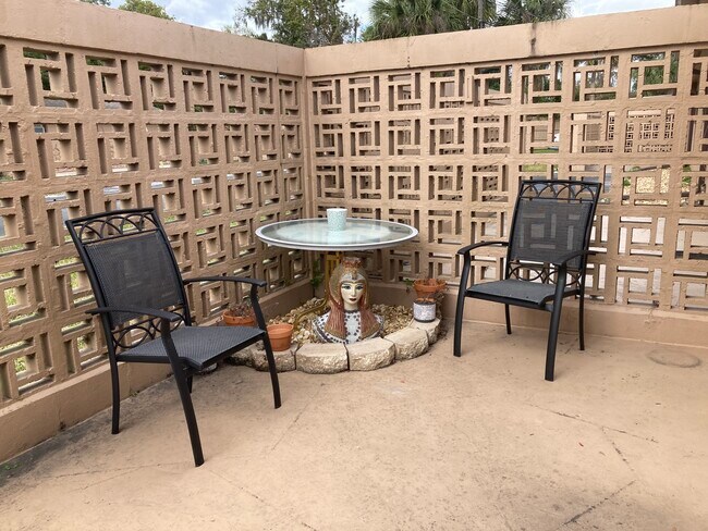 Building Photo - 405 F St