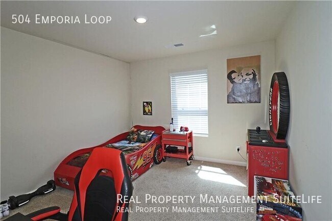 Building Photo - 504 Emporia Loop