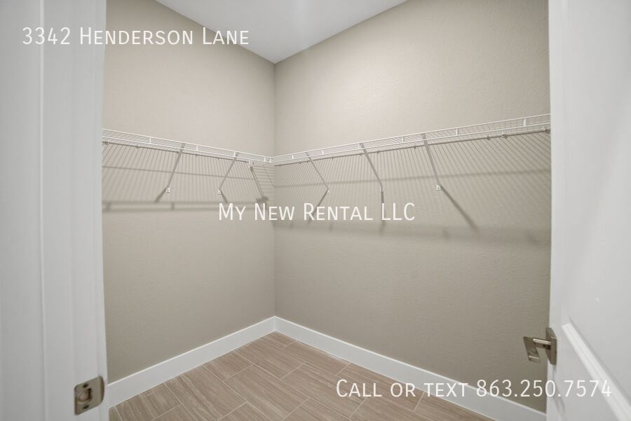 Building Photo - 3342 Henderson Ln