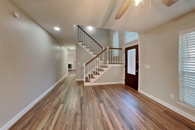 Building Photo - 9211 Wandsworth Dr