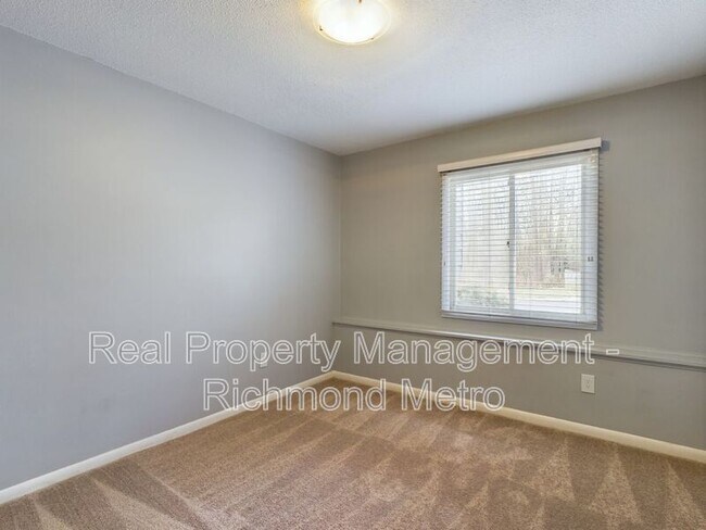 Building Photo - 1707 Foxfire Cir