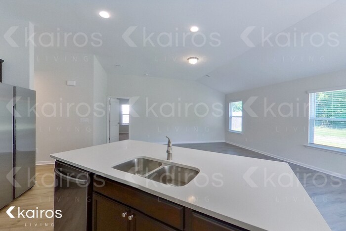 Building Photo - 13 Carrollton Dr