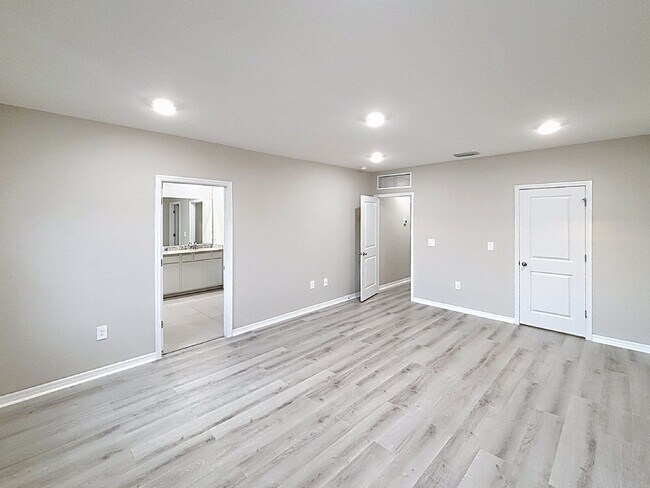 Building Photo - 12657 Promenade Estates Blvd
