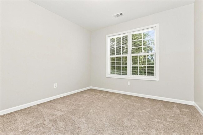 Building Photo - 818 Woods Dr NW