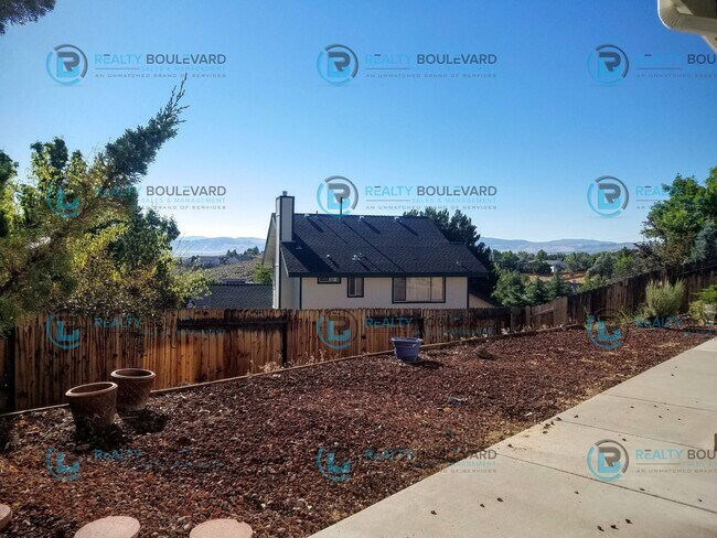 Building Photo - 1/2 MONTH FREE!! Amazing 4 Bedroom 2.5 Bat...
